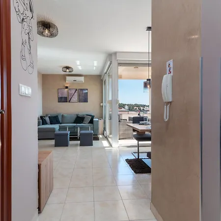 Pinocchio By Interhome Apartamento Trogir